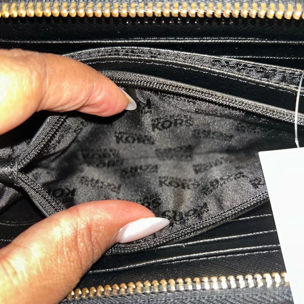 Michael Kors Tina‎ Clutch Wallet Crossbody